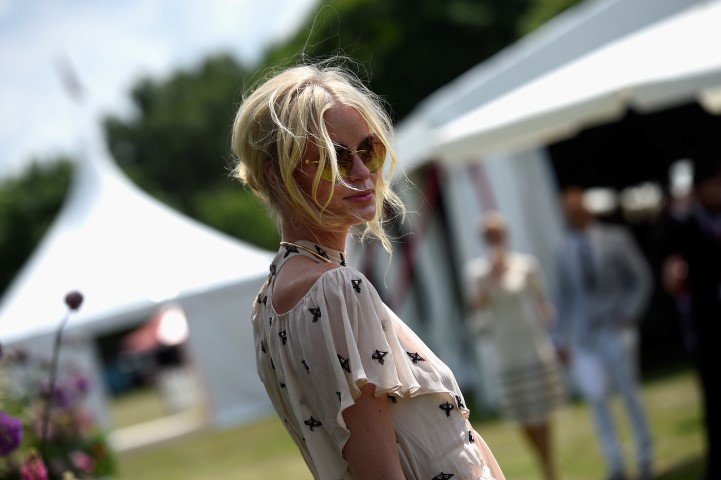 700065097 AJ 5968 FABD3BD564577801F4EF03E4CAAFDF06