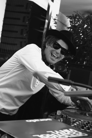 700065097 AJ 9262a 642ABCEC21FE2DB358CA3A45CA220BB2